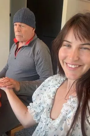 Bruce Willis Holds On Tightly To His Daughter’s Hand As He Spends Thanksgiving With His Family